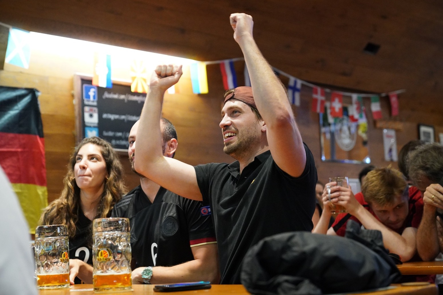 Pubs ‘to lose £5m in sales during England v Ukraine due to Covid restrictions’ 
